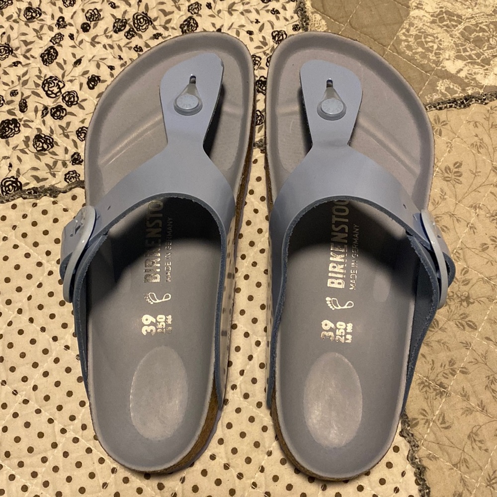 Brand new never worn!!  Gizeh birks... women's 8. (39/250)
